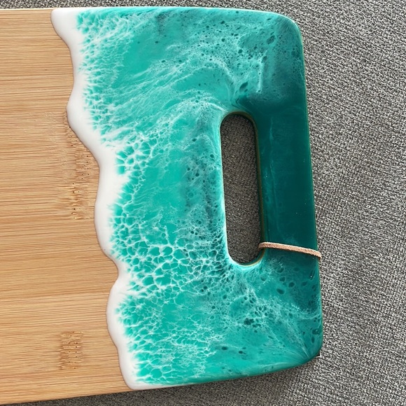 Custom Handmade Resin Coastal Ocean Serving Board - Picture 7 of 7